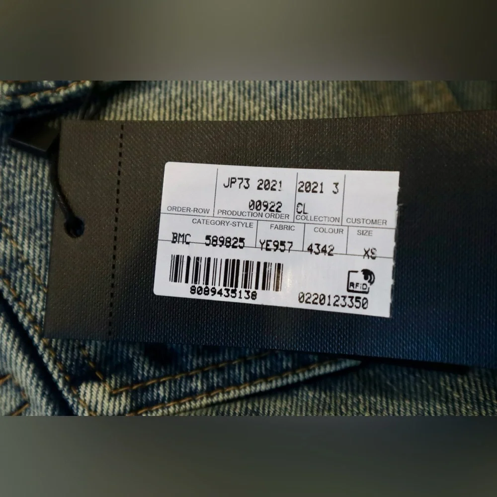❌SOLD❌YSL Destroyed Denim Jacket - Picture 9 of 10